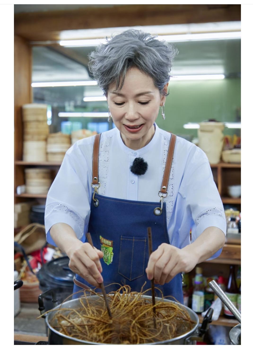 童阿姨，做饭的样子都那么好看。