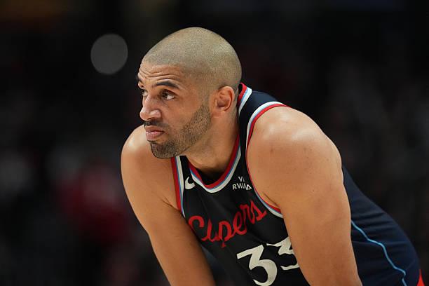 这场快船打尼克斯，快船小胜，巴图姆正负值为-13；前一场快船打灰熊，快船险胜，巴