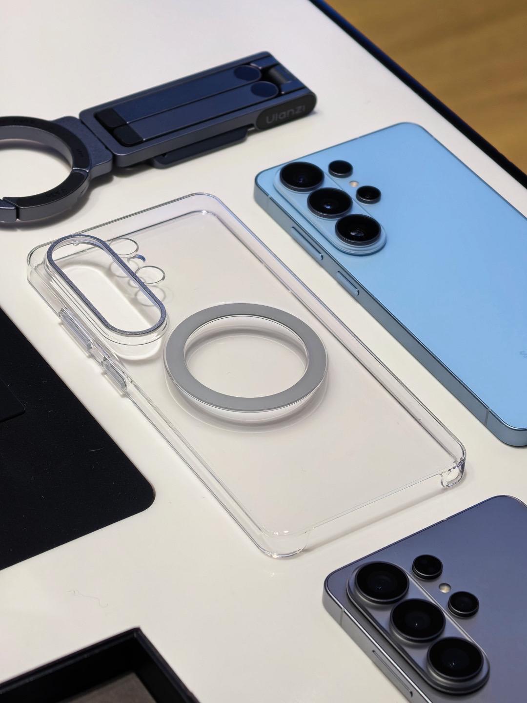 带强力磁吸的透明手机壳，三星原装壳做工，十分清透
三星s26系列值得搭配的透明手