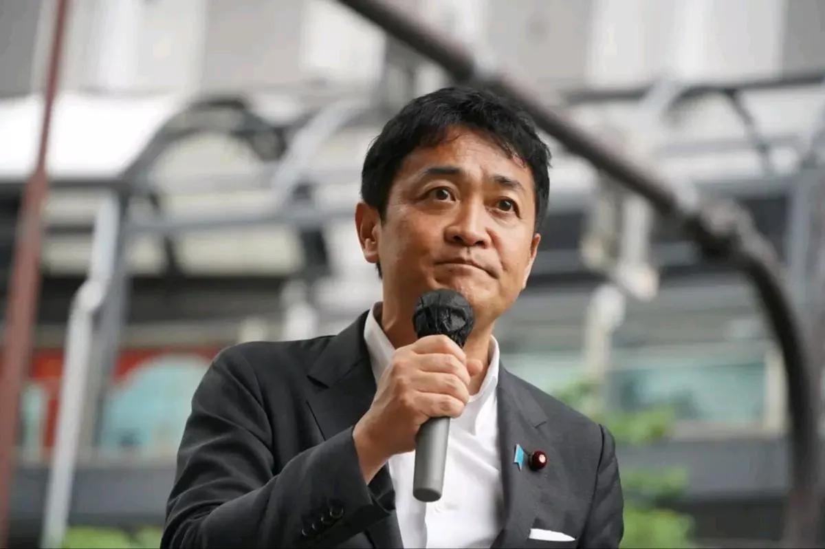 共同社消息，当地时间8日，有消息人士透露，在现任首相石破茂宣布辞职后，日本中右翼