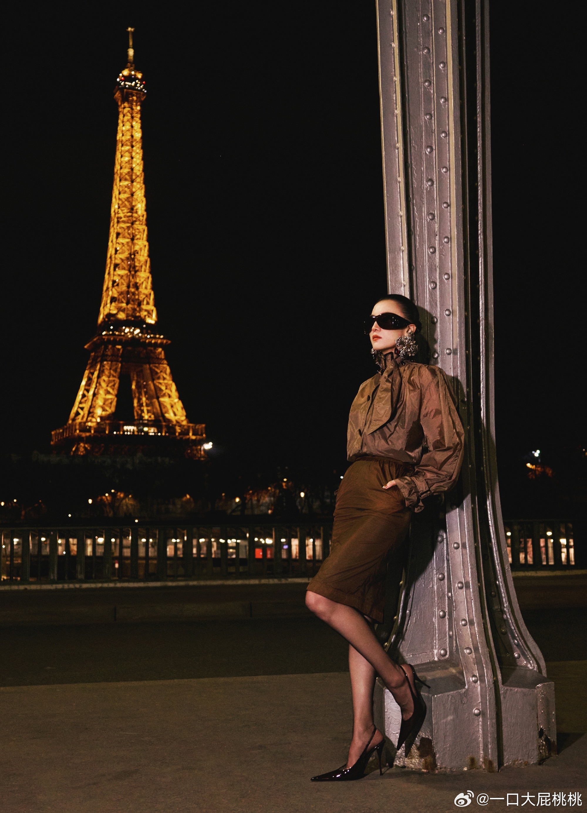 宋佳身穿Saint Laurent 2026春夏系列即将亮相品牌秋冬大秀，很大牌