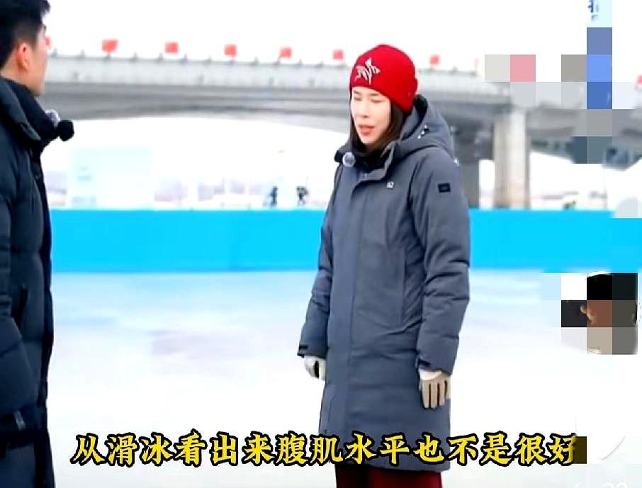 董宇辉竟然主动牵女生的手了？！对方还是奥运冠军周洋。

场面简直笑不活了！周洋这