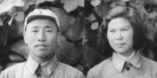 1943年八路军独立营长假装叛变，侦察科长知道后就去劝阻，进村后他感觉不对劲，就