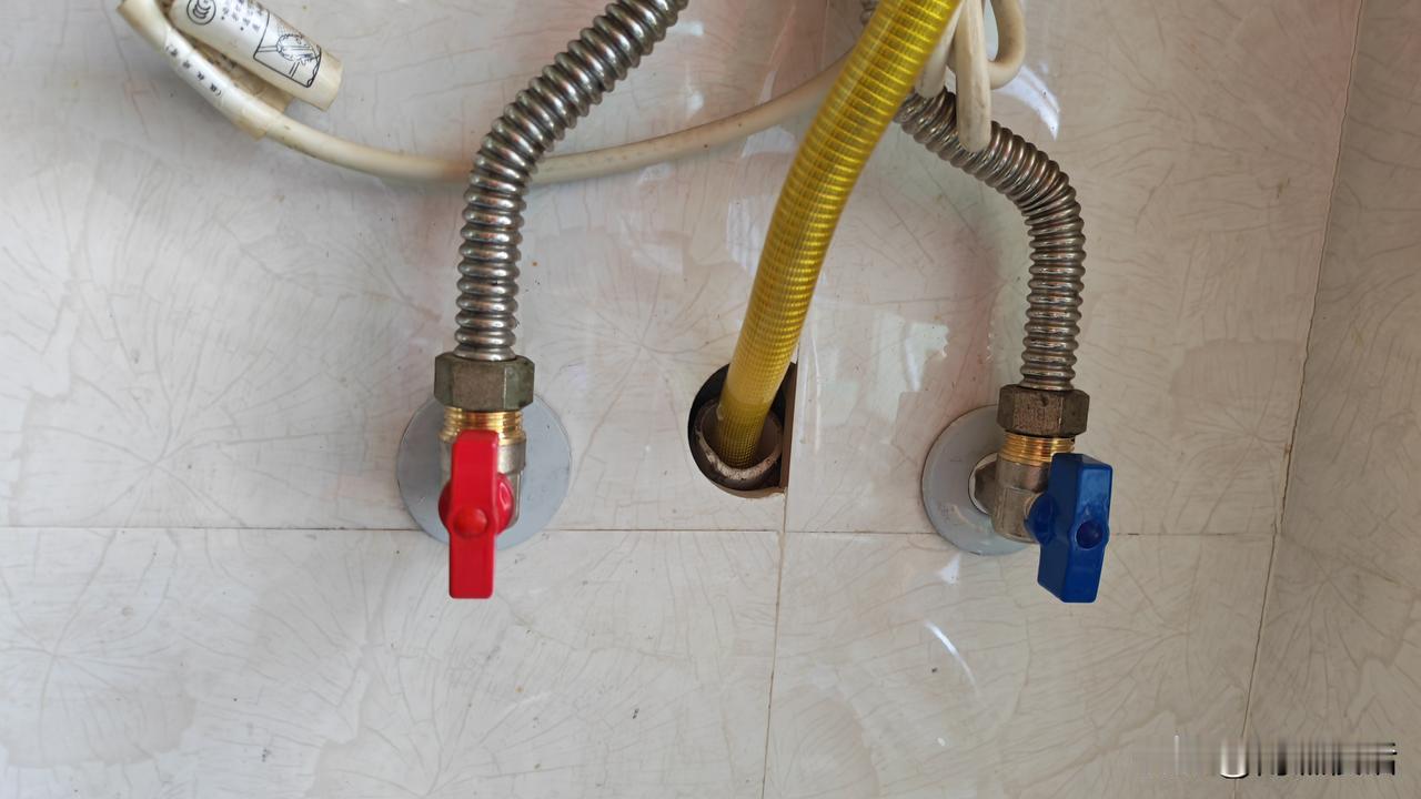 热水器角阀是否影响热水器出热水？今天在家自己动手更换用了十几年的角阀，热水器重新
