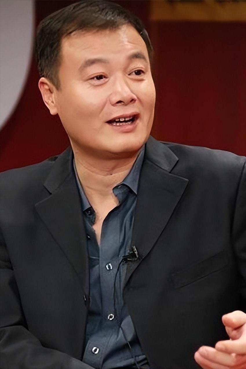 演员，孙松说，在渴望里扮演忘恩负义的王沪生，最惨的就是我，其他演员名利双收，可是