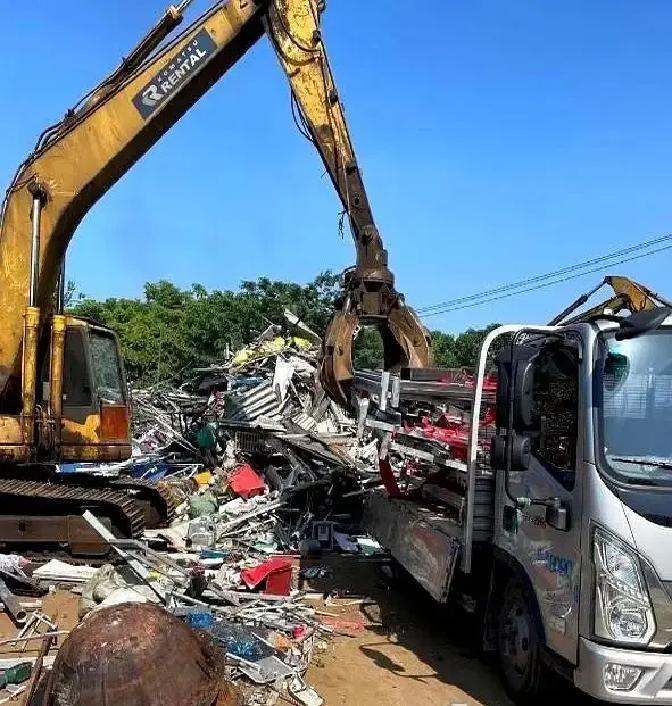 西安那对夫妻，官司打赢了，人却彻底废了。
两个把他们车拆了卖废铁的，已经进了号子