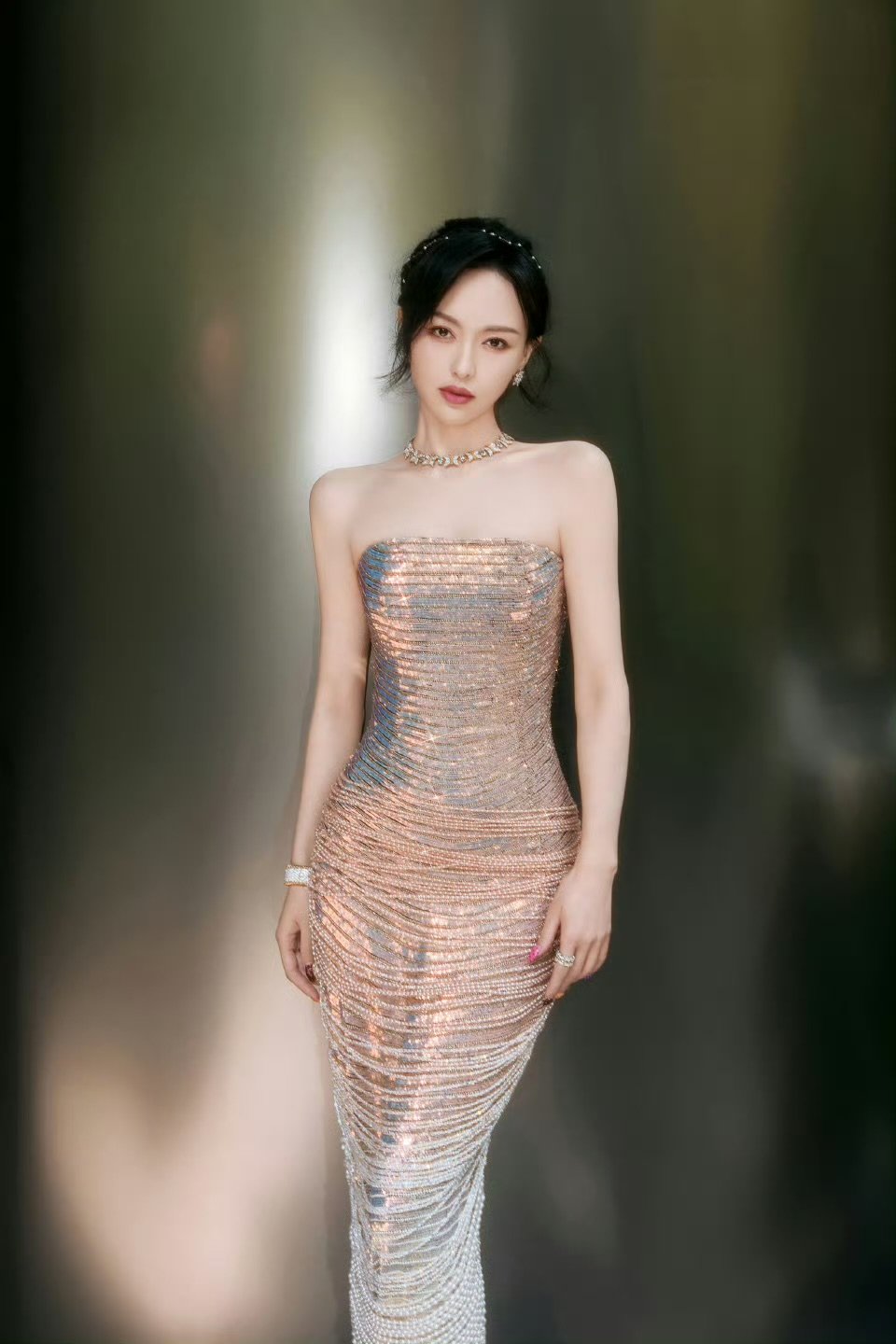 唐嫣珍珠流苏抹胸亮片裙唐嫣珍珠流苏抹胸高定 ​好美的妈妈 ​​​