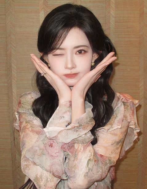 孟子义一天宣了三部剧 孟子义一天宣了3部剧：《爱在无尽夏》《百花杀》《尚公主》。