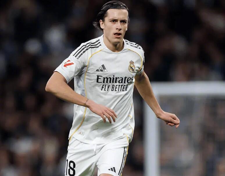 皇马官方发布伤情通告，球队球员卡雷拉斯遭遇伤病。公告全文如下。“在皇马医疗团队为