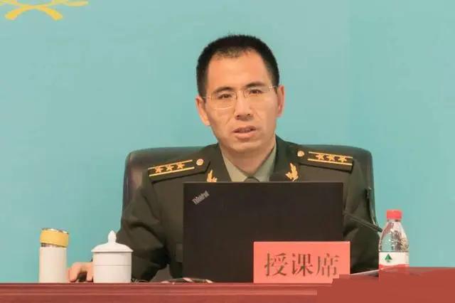 1979年春季，内蒙古47岁农民把2个月大的弃婴抱回家。没想到32年后，弃婴不仅