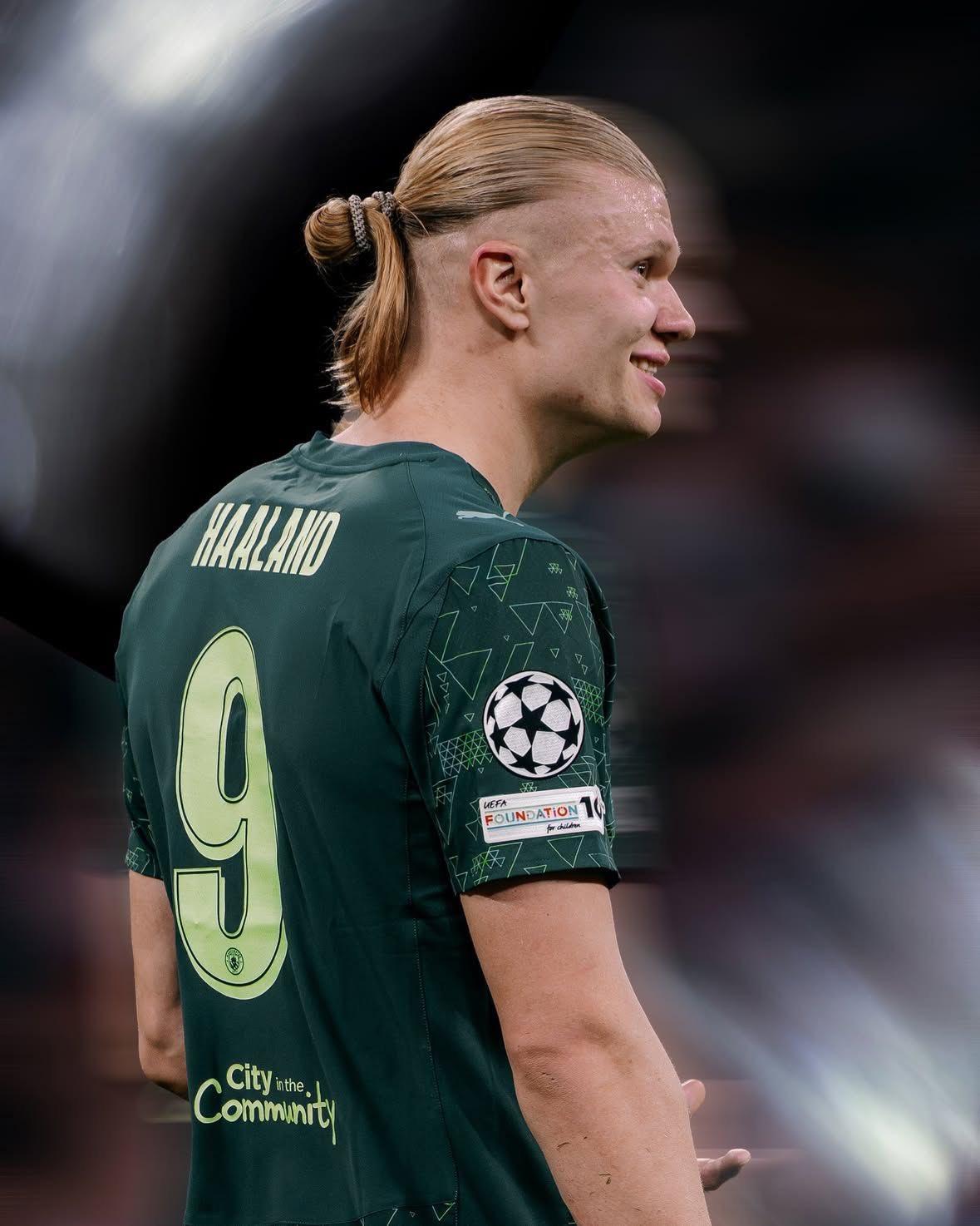 哈兰德对曼城对阵博德闪耀的表现表达了强烈的沮丧。他称球队的表现“令人尴尬”，但也