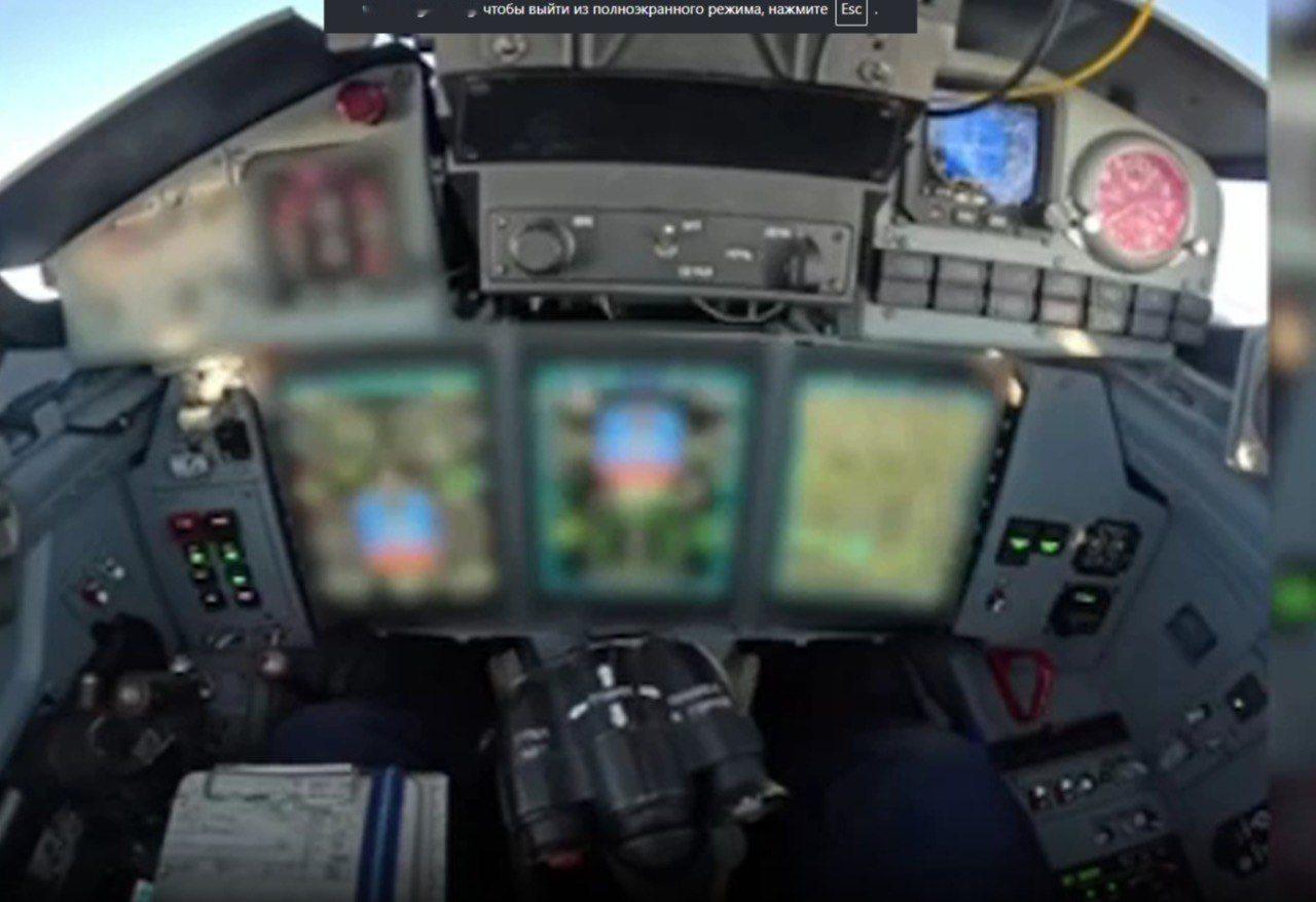 新近现代化升级的米格-31驾驶舱，包括：新的多功能显示器、新的油门控制装置、新的
