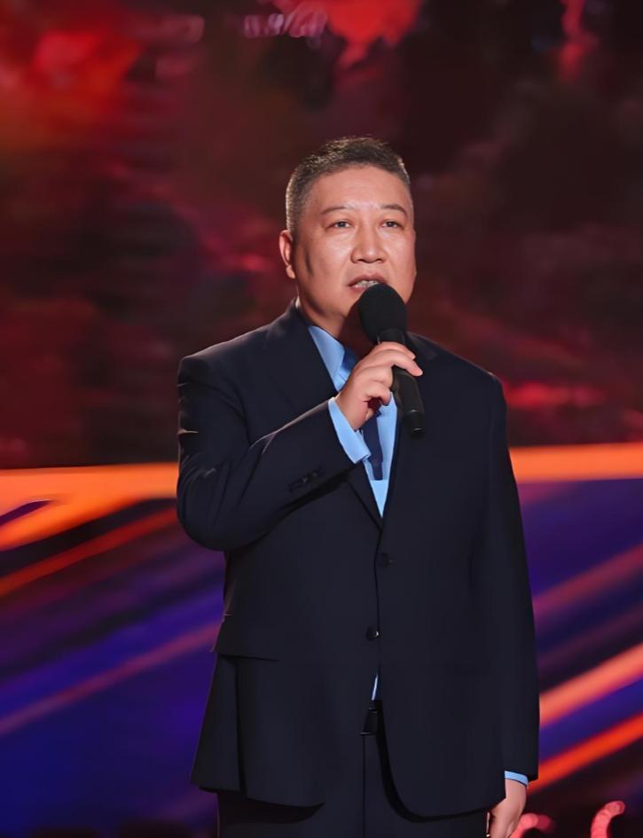 张永新，1972年3月30日出生于山东省，中国内地男导演，毕业于中央戏剧学院导演