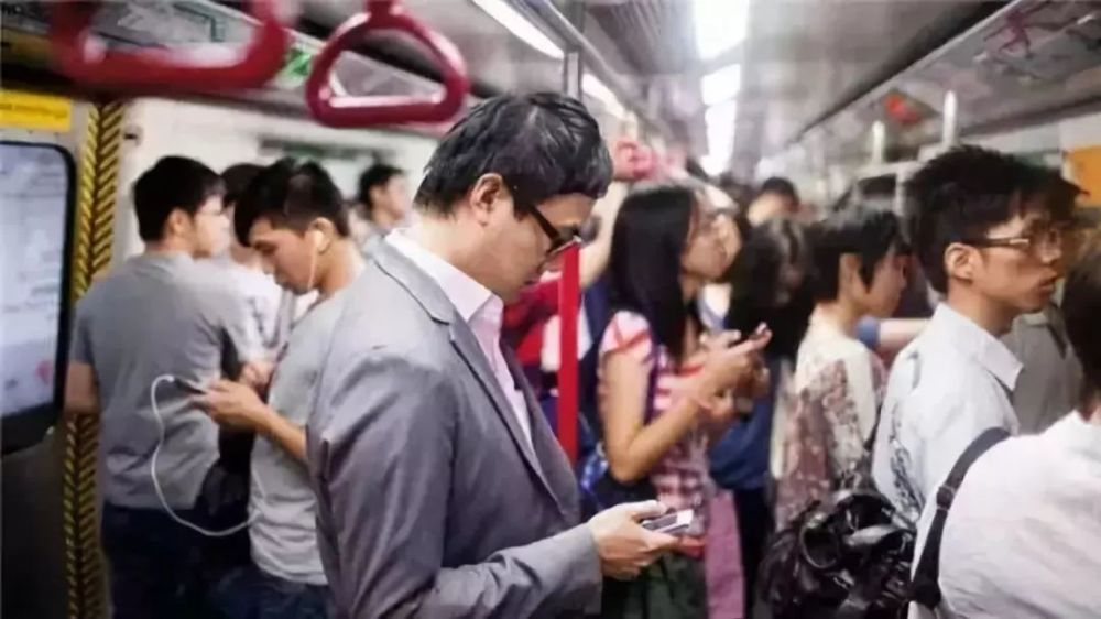 【3亿上班族迎利好 】钱袋子、通勤、休假全面升级更多打工人将实现一小时通勤工资向