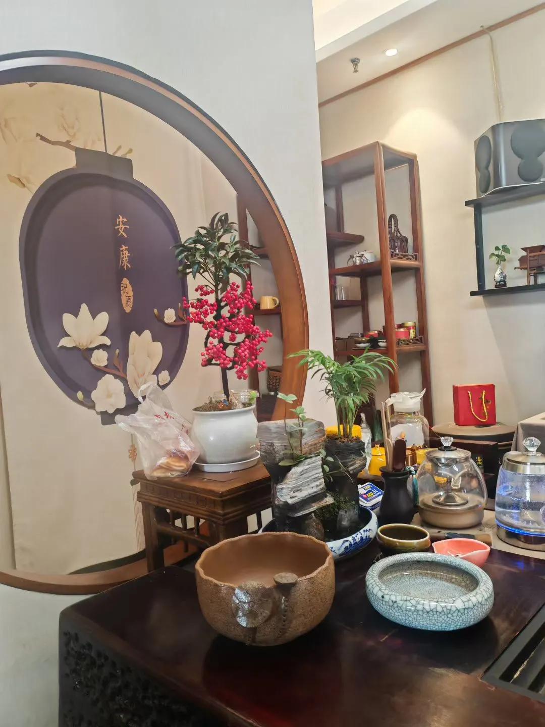 下午。海纳汇。拜访老总焦彦容女士。（韩联社）