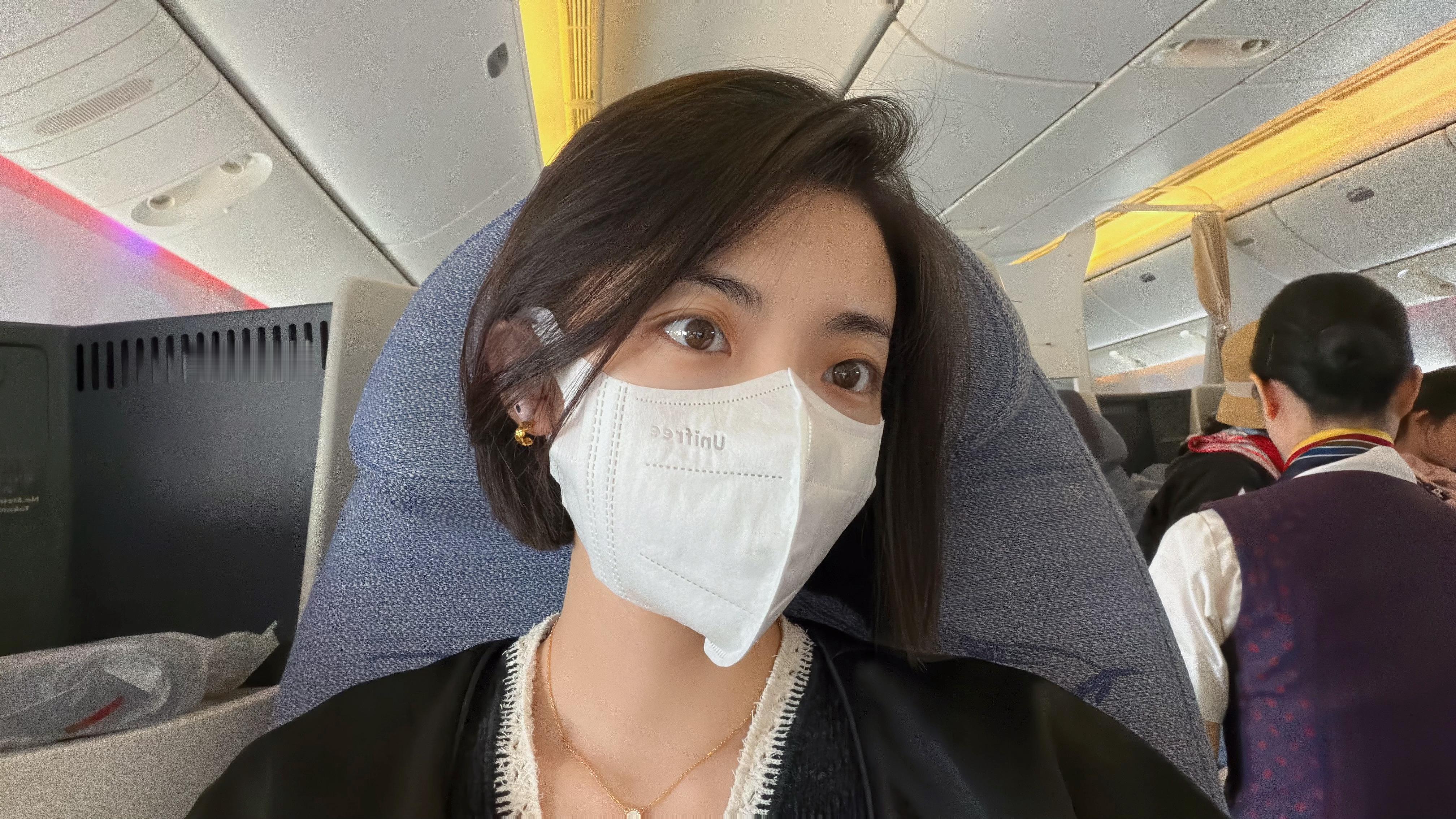 轻（连跑）松（带颠）赶上下次我一定要早点出发！请大家监督！！化妆包已备好，飞机上