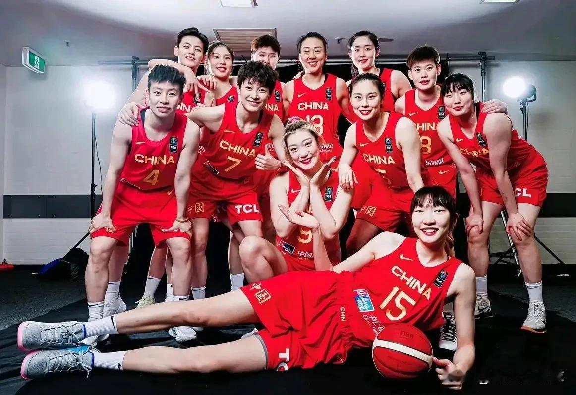 北京时间7月28日晚，中国女篮迎来巴黎奥运会的首场小组赛，对阵西班牙女篮。上半场