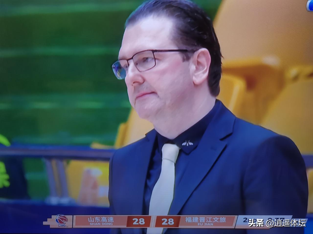 凯撒回家不客气，山东高速男篮主场竟然落后福建晋江文旅了！
         刚刚