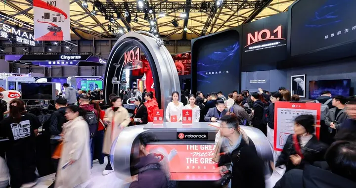 AWE2026｜從180°C蒸汽技術到行業白皮書，石頭洗地機重構地面清潔標準