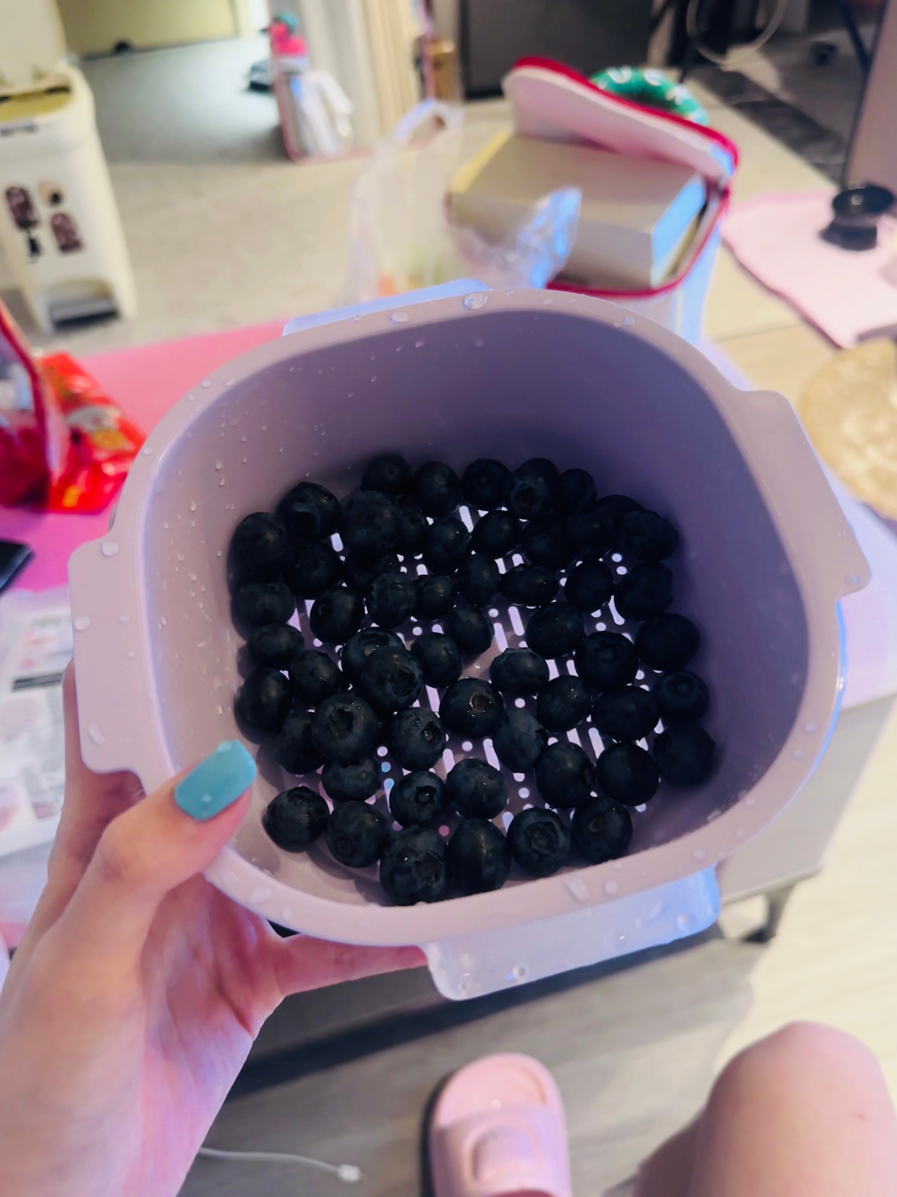 本来不想吃水果 吃了前几天沃尔玛买的一盒蓝莓后直接勾起了蓝莓欲 又在朴朴点了一盒