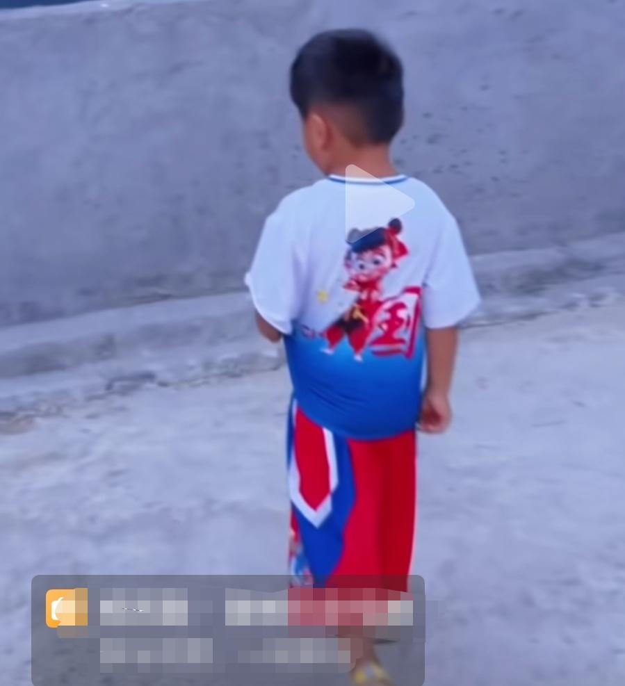 三行心理不再是那么单纯了！
    不幸的三行，投胎在了这个爷爷年龄的爸爸；智商