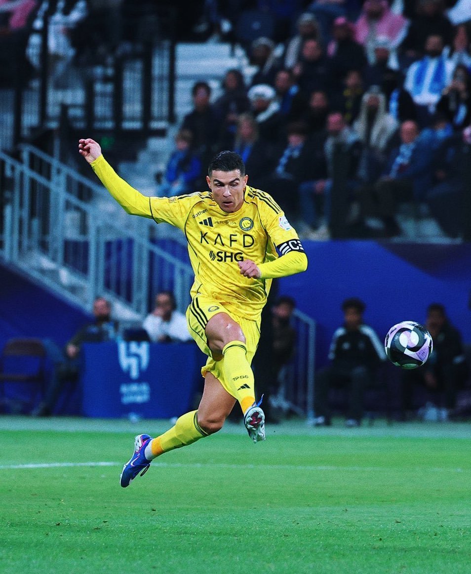 门将再次坑了c罗先生，害得又被全场喊“messi”贴脸嘲！这场算是罗先生近几周以