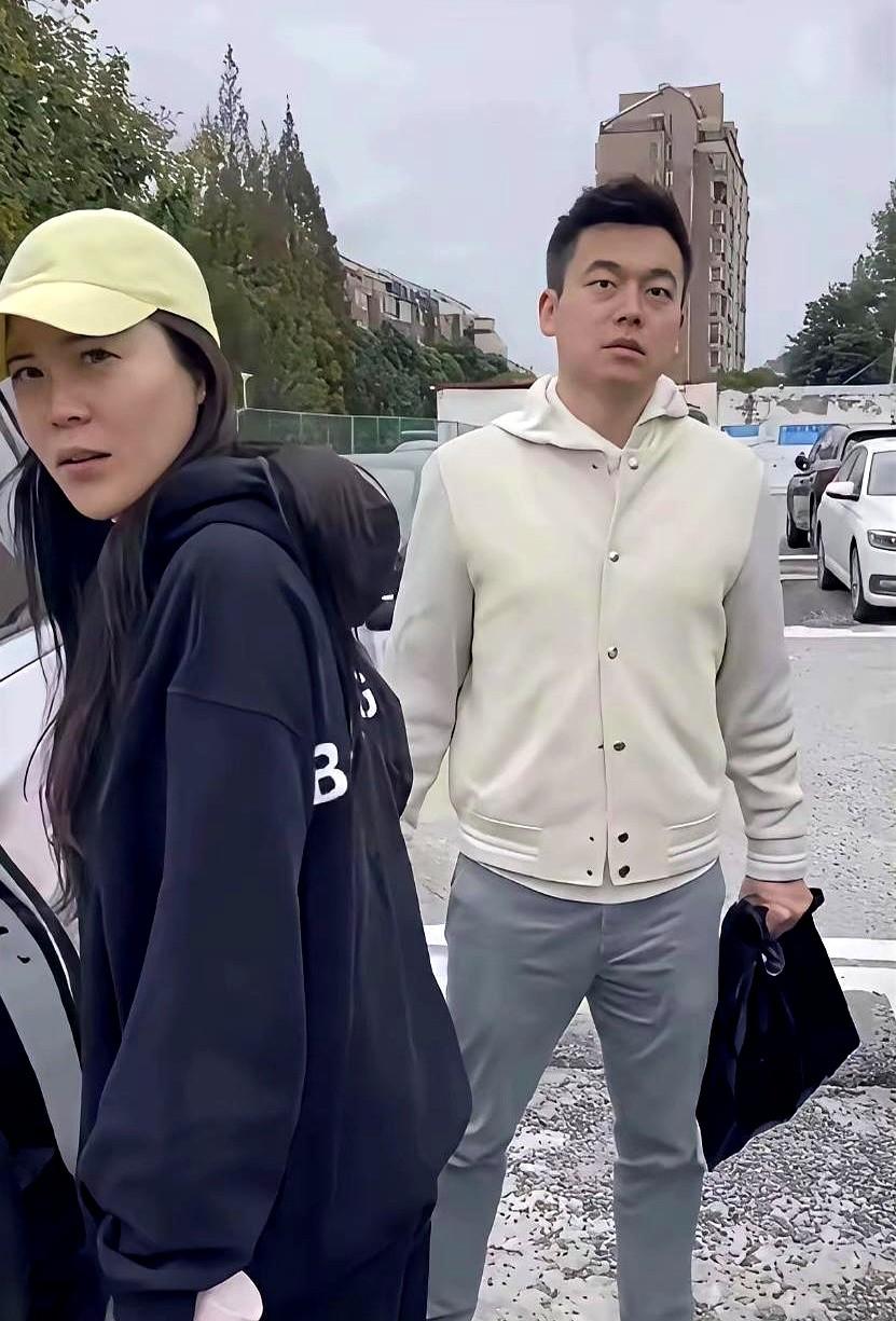 这位叫王文君的1+2真心不值得

31号上海的一位女士配母亲到医院检查。

在停