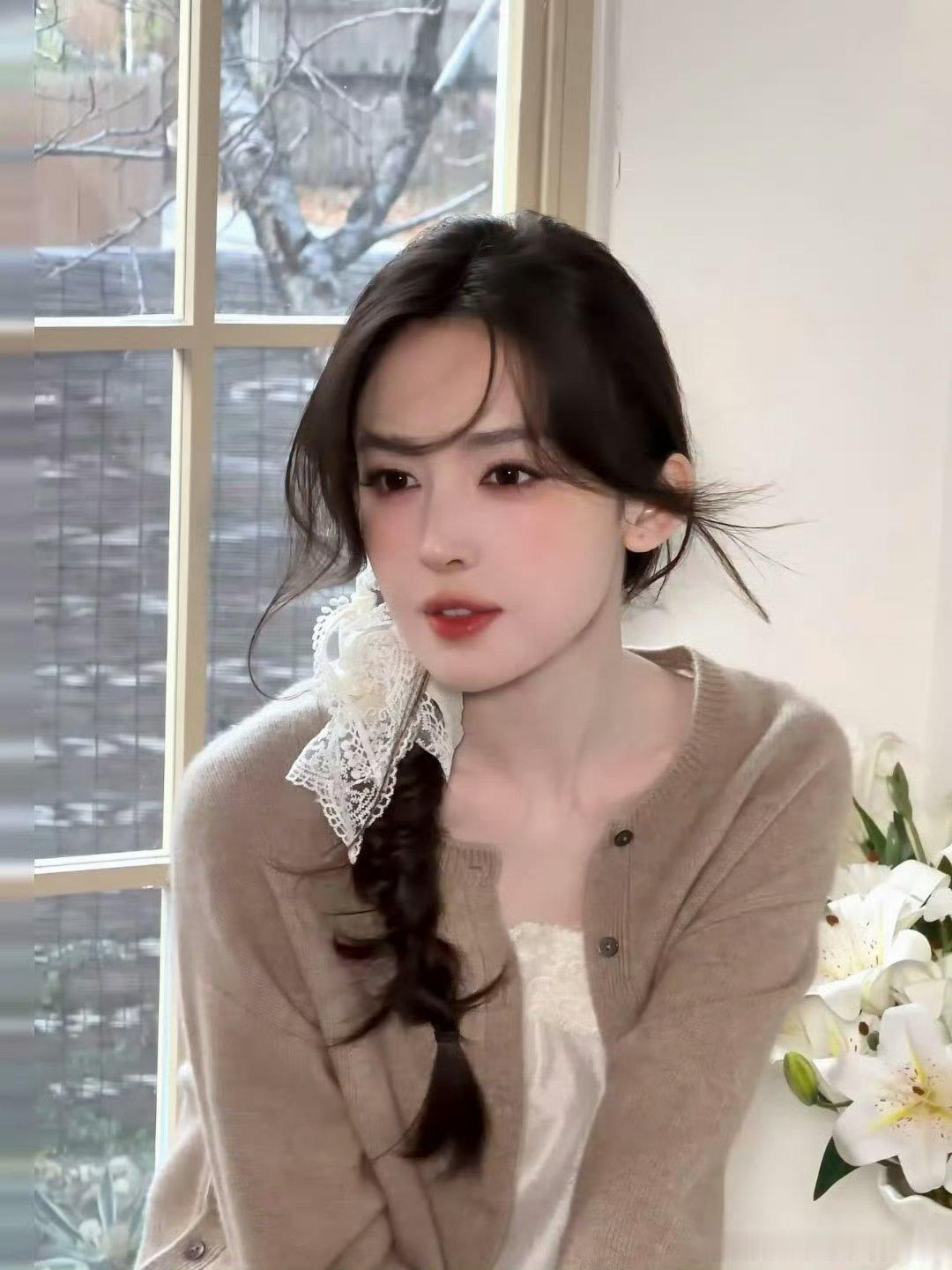 娜扎头像大户上新娜扎头像库爆仓更新！九宫格都装不下，每帧都是神图，换头像速度赶不