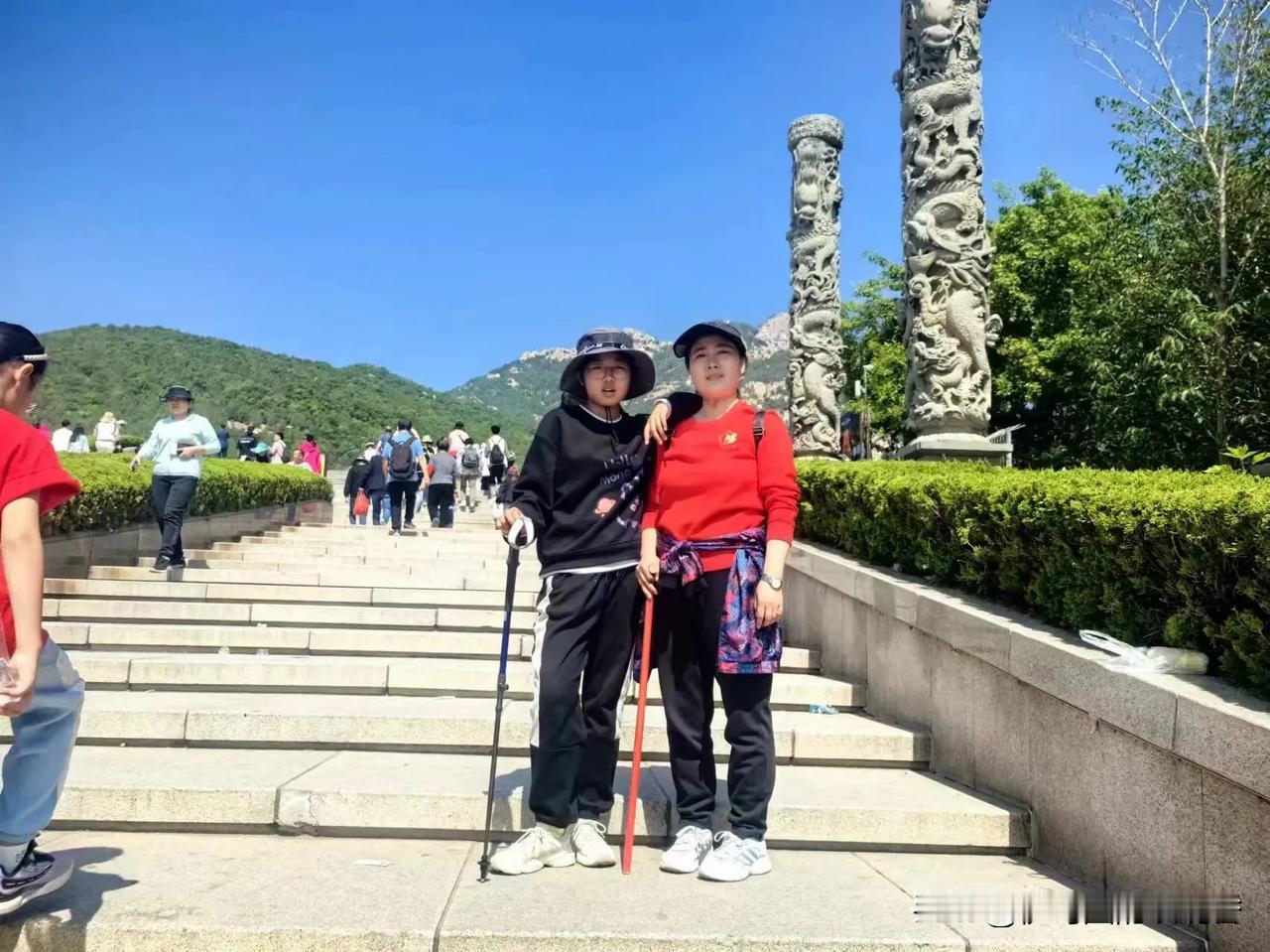 古人将泰山称为天堂，原因可不少。泰山又称岱宗等，是五岳之首，有“天下第一山”之称