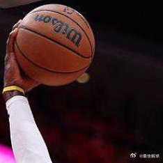 NBA季后赛继续进行，洛杉矶湖人队客场赢球结束系列赛。勒布朗送出28分、7个篮板