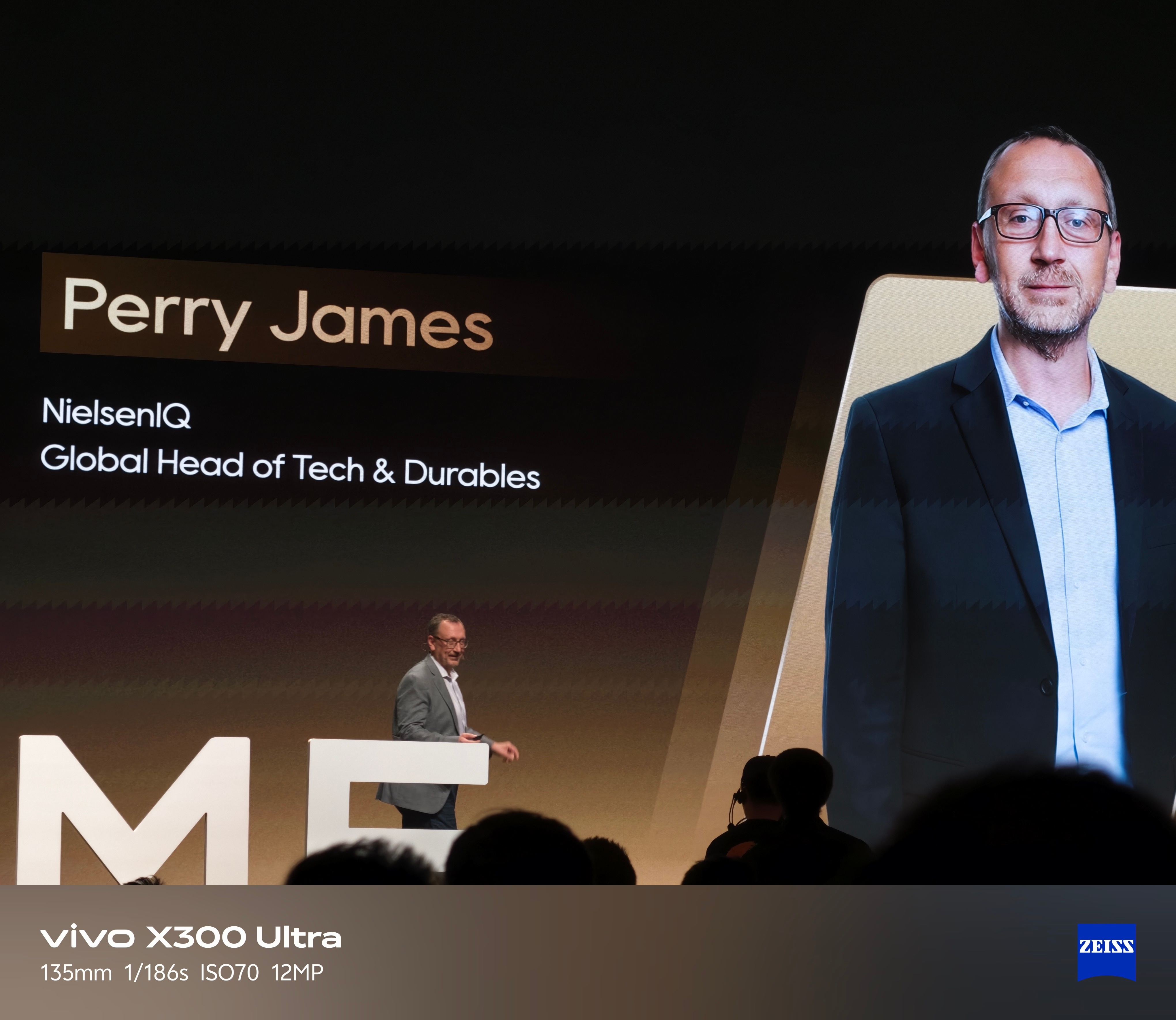 Perry James，算是我的老前辈了，我知道他是因为他之前在 NPD 集团干