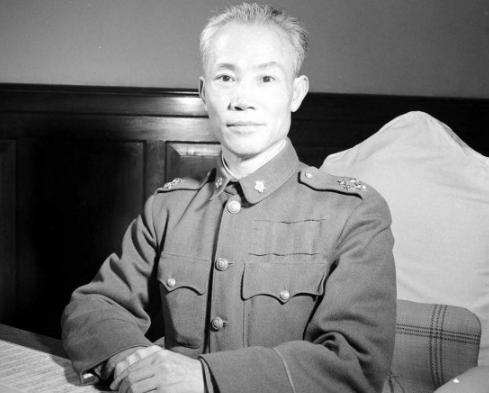 同样四颗星，何应钦被撸、白崇禧被冷落，凭什么陈诚成了二号人物？ 
 
同样是国军