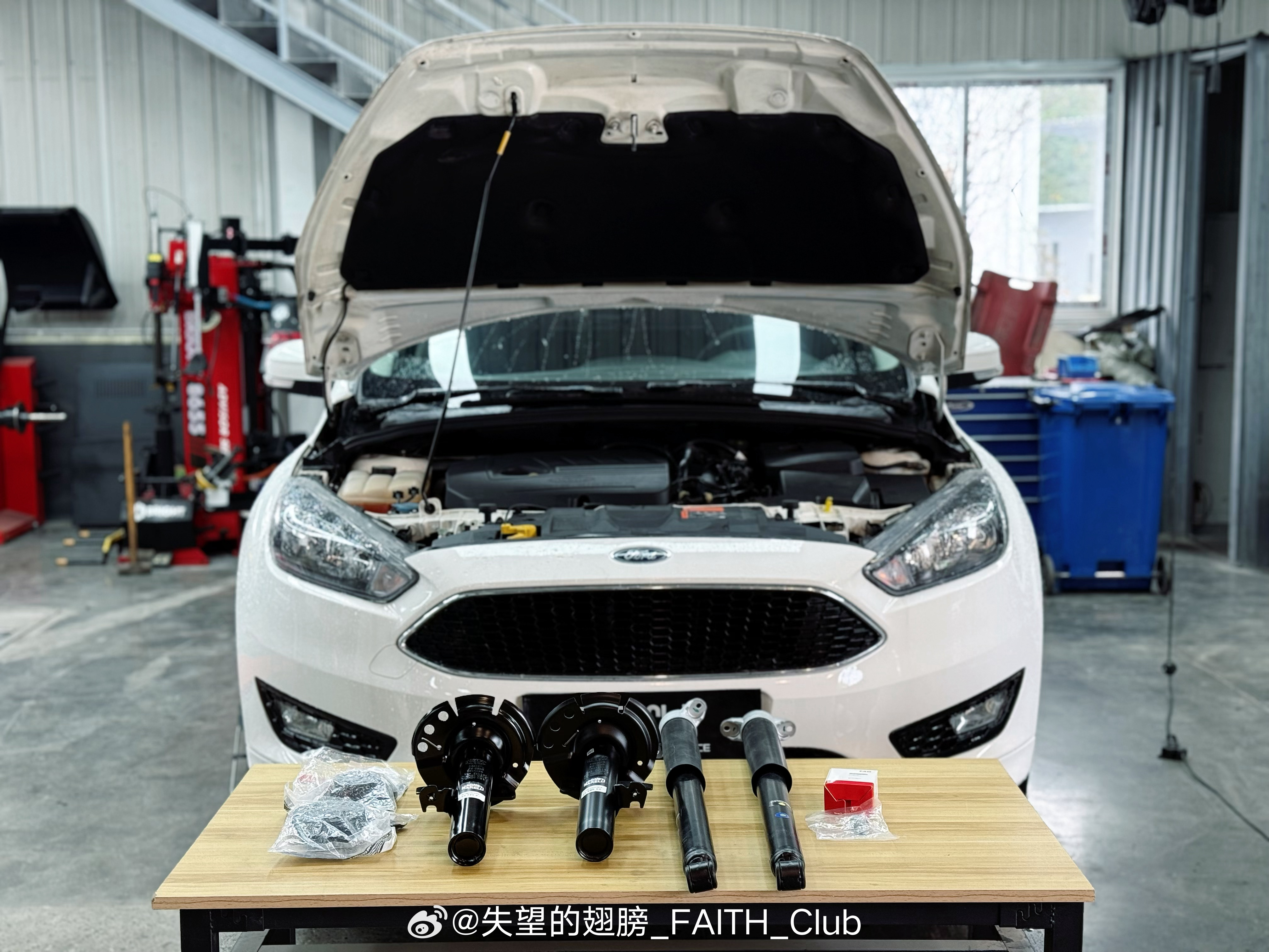 福特福克斯底盘整备：马瑞利替换维修避震，意大利RAV四轮定位，恢复原车操控行驶质