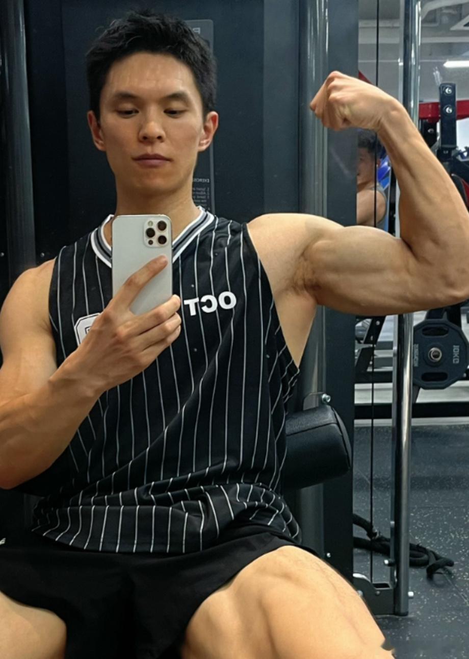 帅哥过来合个影 深圳