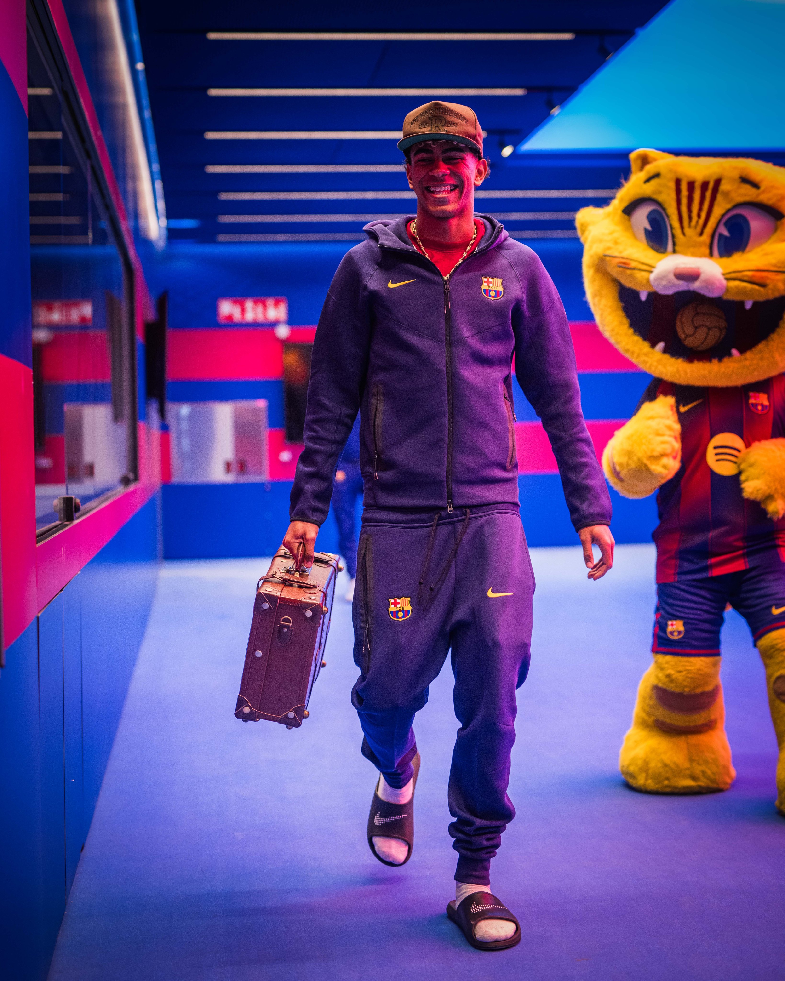 亚马尔抵达诺坎普❤️💙🐱巴萨巴萨vs马洛卡