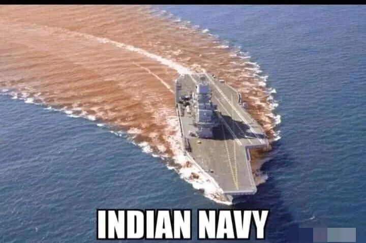 针对福特号航母厕所被堵士兵上厕所困难一事网友提出建议，完全可以学习人家三哥，采取