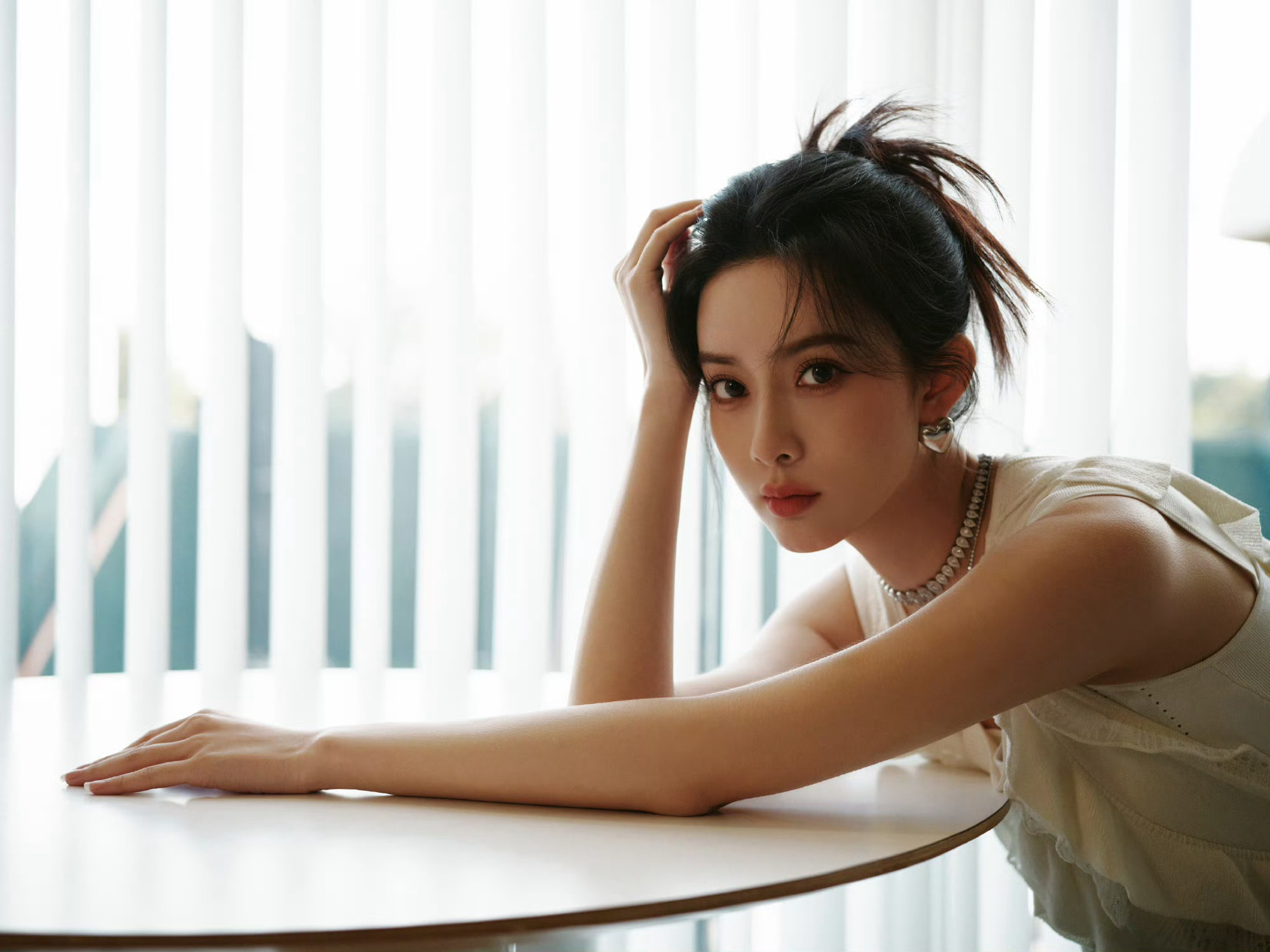 果然能进内娱的人都不是一般人，孟子义这个脸惊到我了～ ​​​
