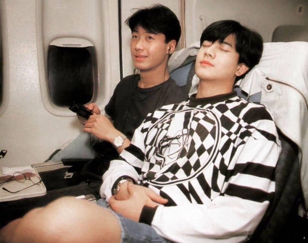 郭富城和黎明1991年一起坐飞机到瑞士。🛫 ​​​