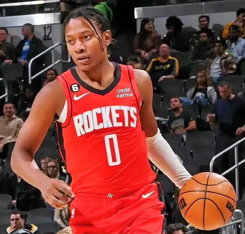 雷霆裁掉前火箭首轮秀控卫！

据美媒报道，雷霆裁掉了前火箭控卫泰泰华盛顿，泰泰目