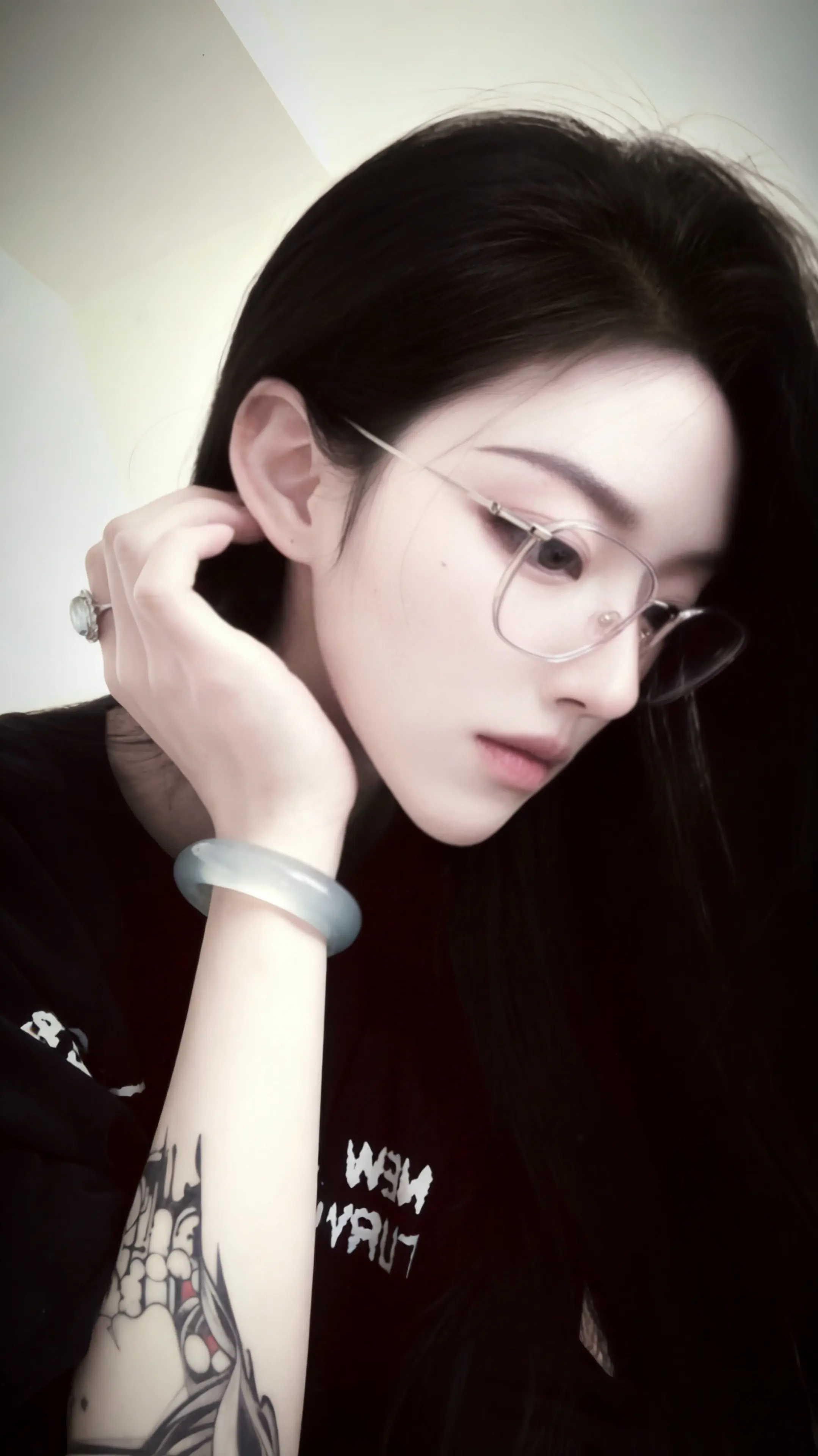 戴上眼镜有那文化人的感觉了