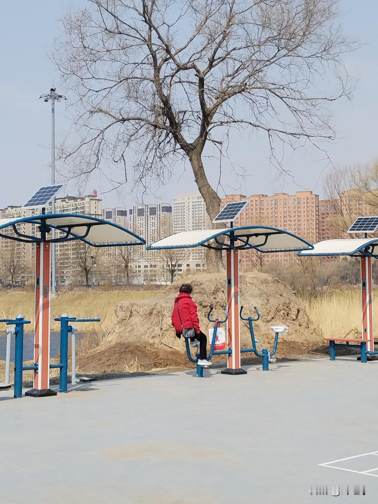 男子扶老人险被讹诈，这类事件似乎已经不再是什么新闻。因为像类似的事件已经举不胜举