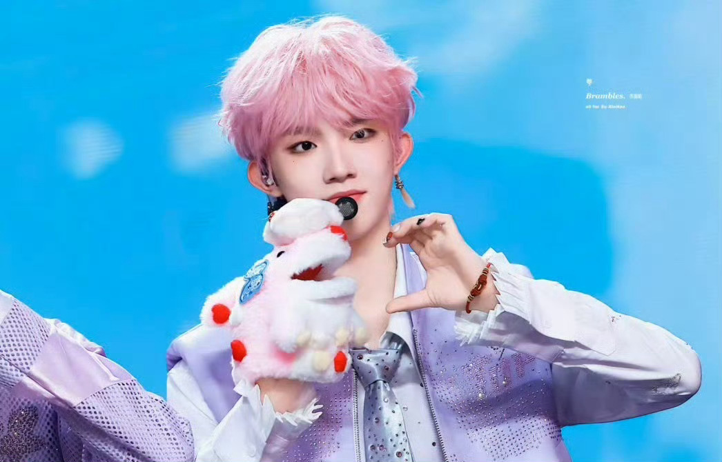 苏新皓solo舞台全站第一苏新皓solo舞台拿下全站第一，是实力也是底气！舞台表