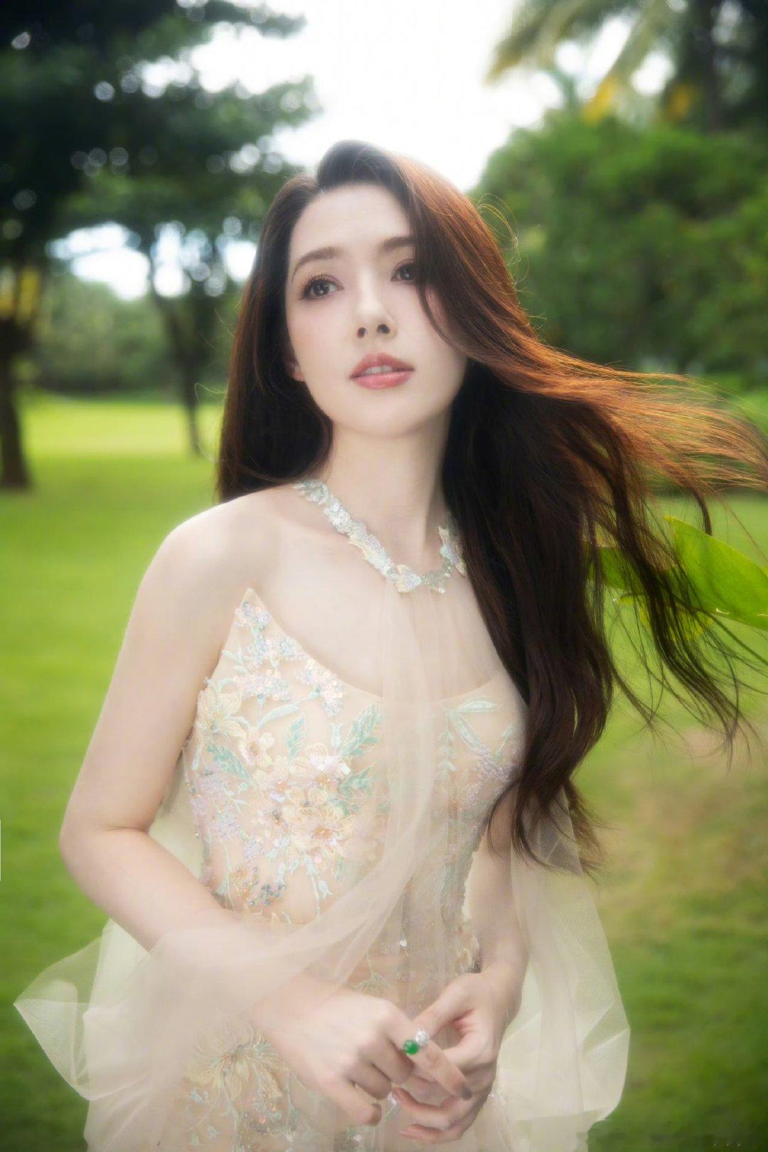 选手演我看到郭碧婷的反应郭碧婷这节目是真来对了选手看到郭碧婷的反应太真实，接连夸