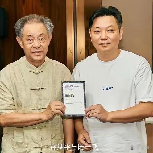 这事儿说起来真是让人又气又无奈！南博老院长被亲儿子背后开公司倒卖文物，要是举报属