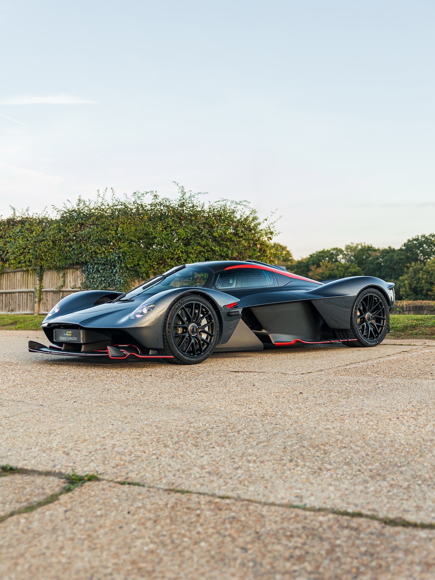 Aston Martin Valkyrie价格面议服务包和延长保修至2028年2
