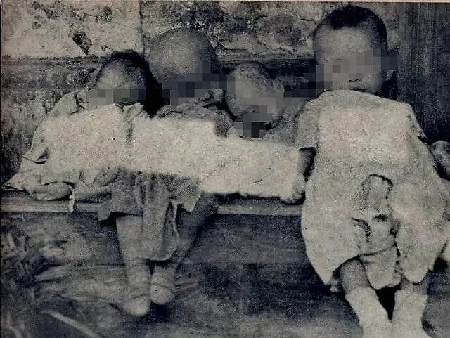 1937年，在《抗日画报》的第14期曾刊登了这样一组照片，这组照片全部都是日本侵