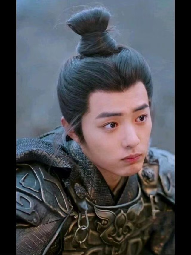 肖战《狼殿下》疾冲开播五周年啦，是遇到疾冲的第五年，满分帅气的盔甲疾冲，五周年快