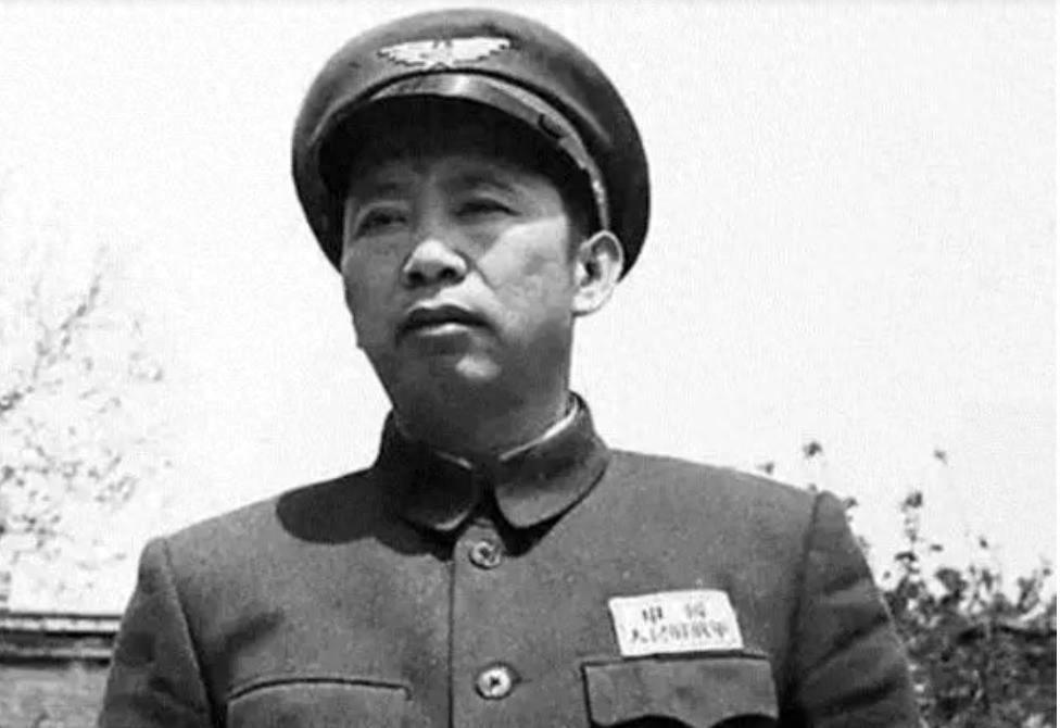 毛泽东因刘亚楼逝世深感痛惜，哀叹失去一位贤良战将，追悔当年批评太严厉不留情面！