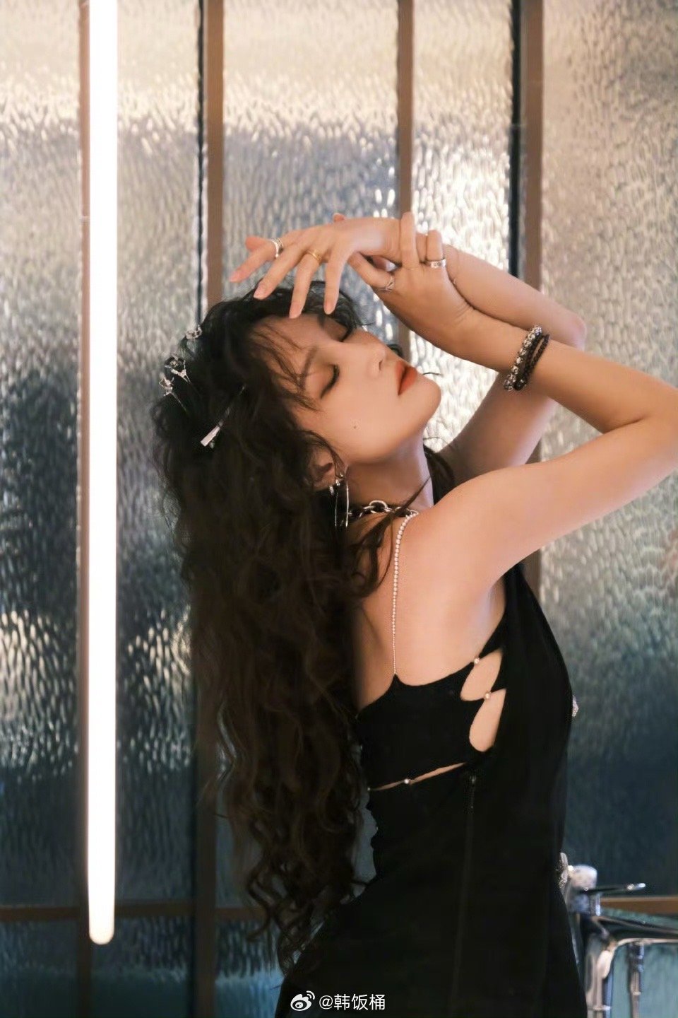 好酷的姐！舞台也超稳，就这样爱上孟佳烫头了 ​​​
