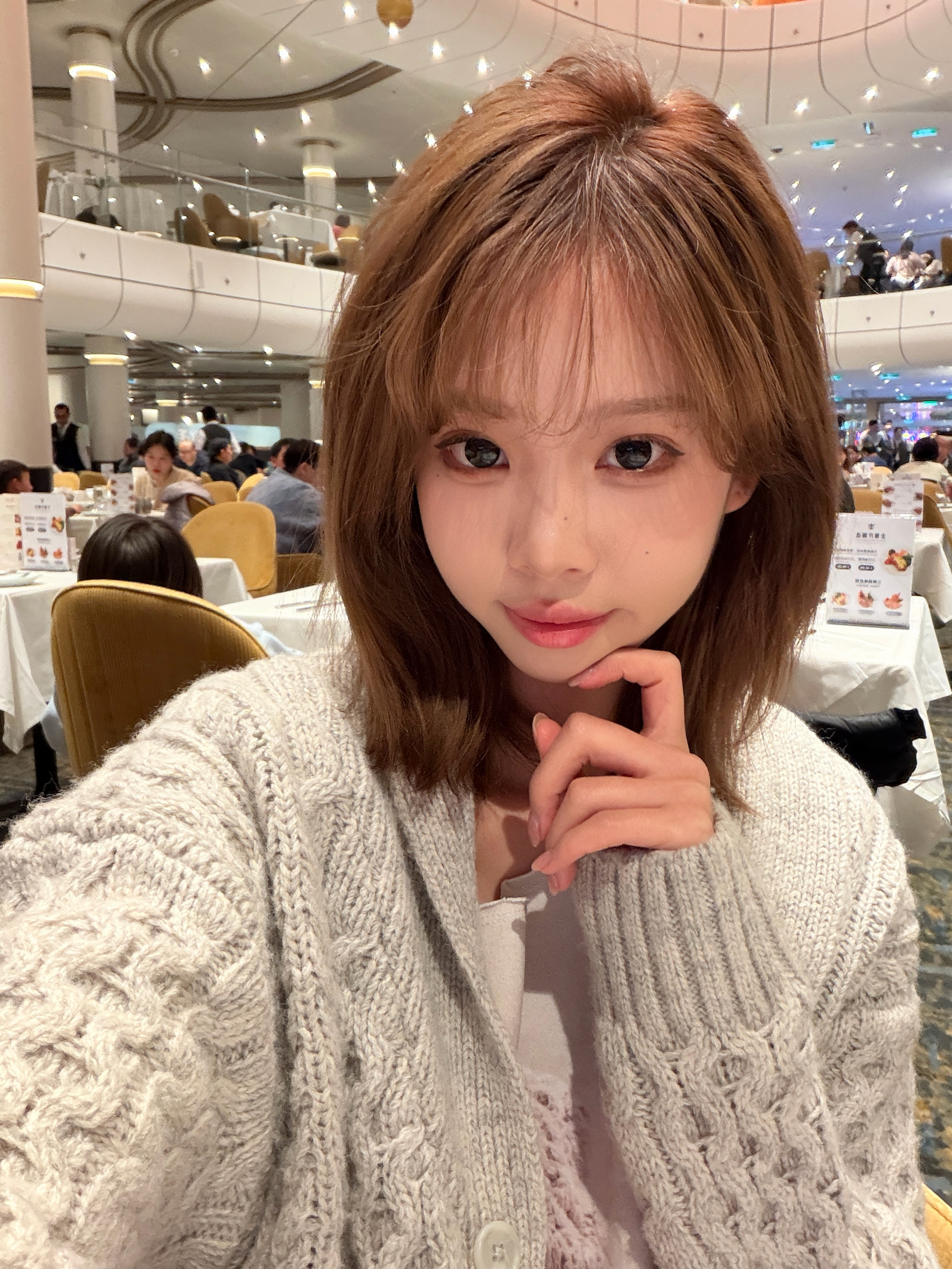 爱笑的女孩运气不会差 法令纹也不会浅 